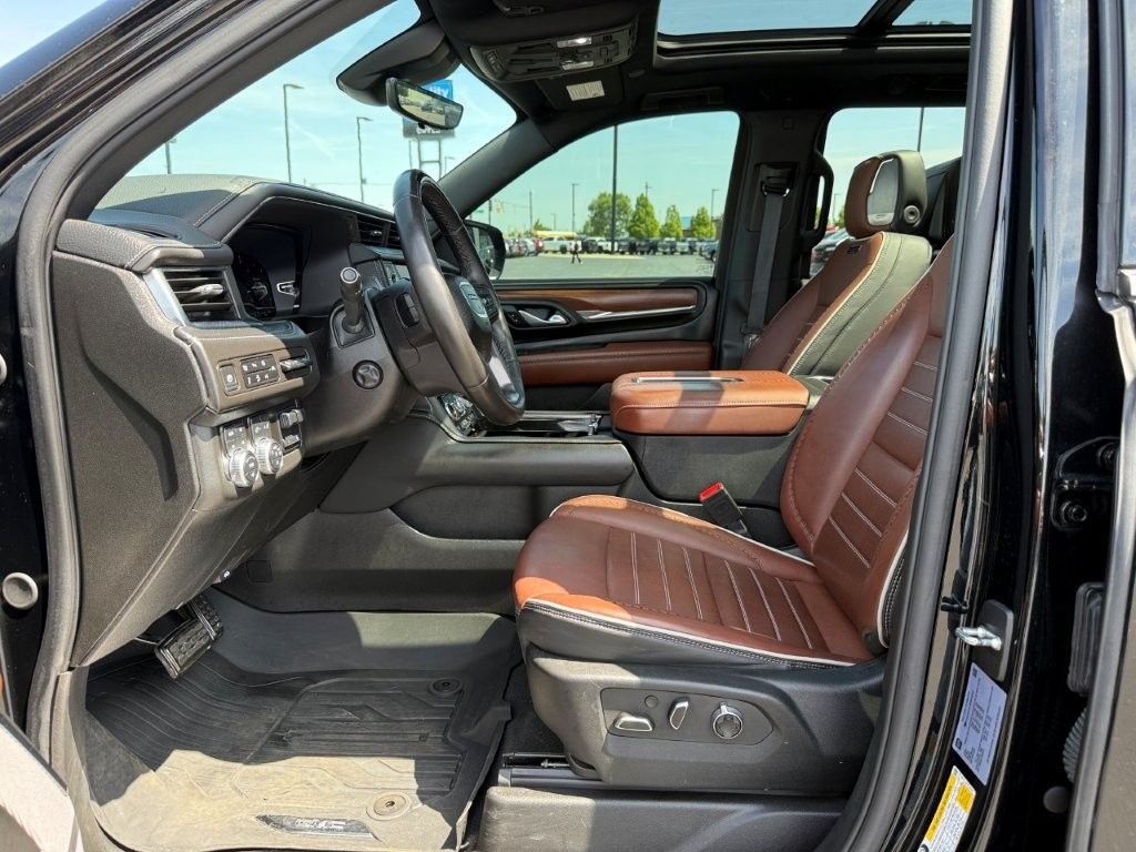 Used 2024 Black GMC Denali Ultimate image 13
