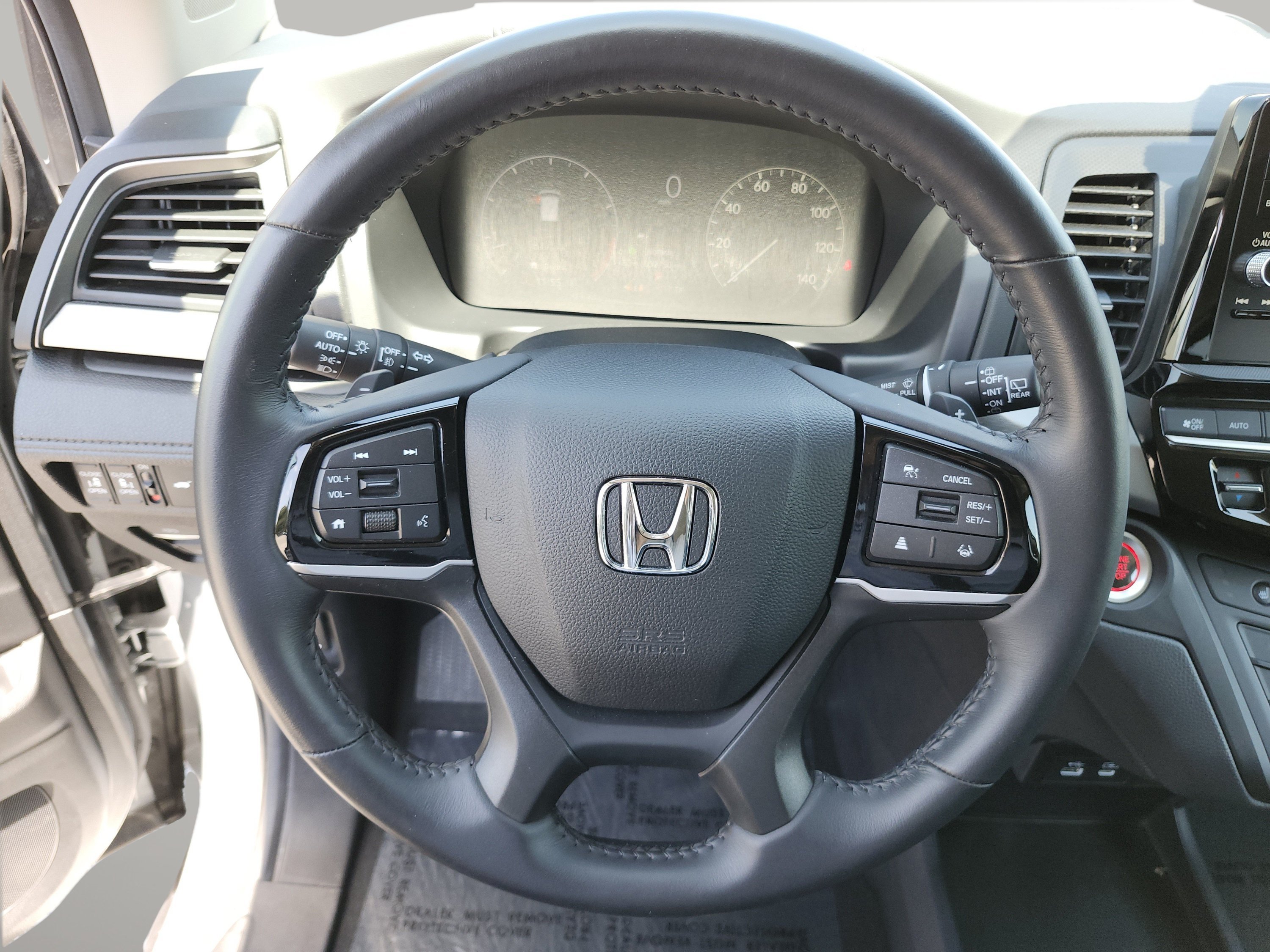 Used 2025 Silver Honda EX-L image 31