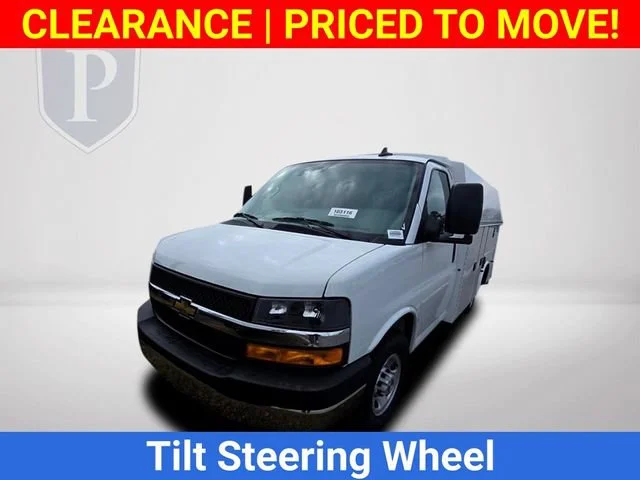 New 2025 Summit White Chevrolet 1WT image 12