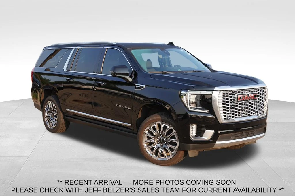 Used 2022  GMC Denali image 1