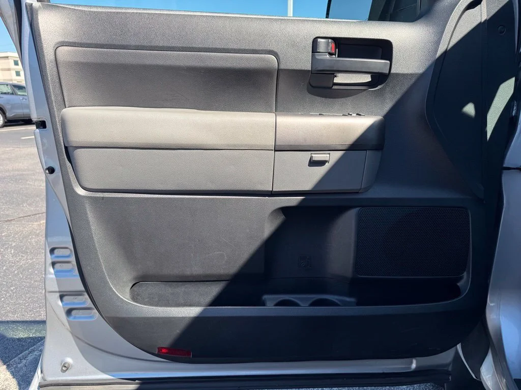 Used 2011 Silver Toyota Grade image 12