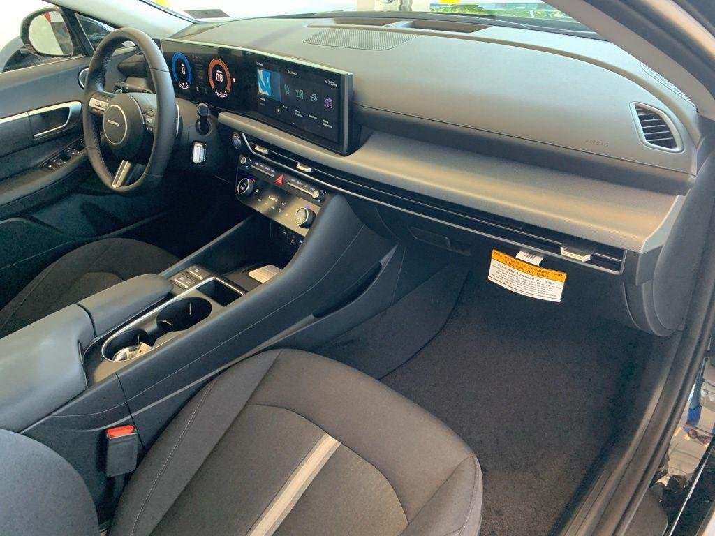 New 2026 Black Hyundai SEL Sport image 19