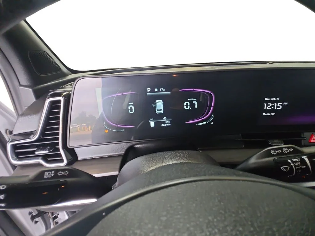 Used 2023 White Kia X-Line image 20
