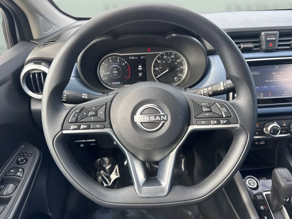 Used 2025 Silver Nissan 1.6 SV image 12