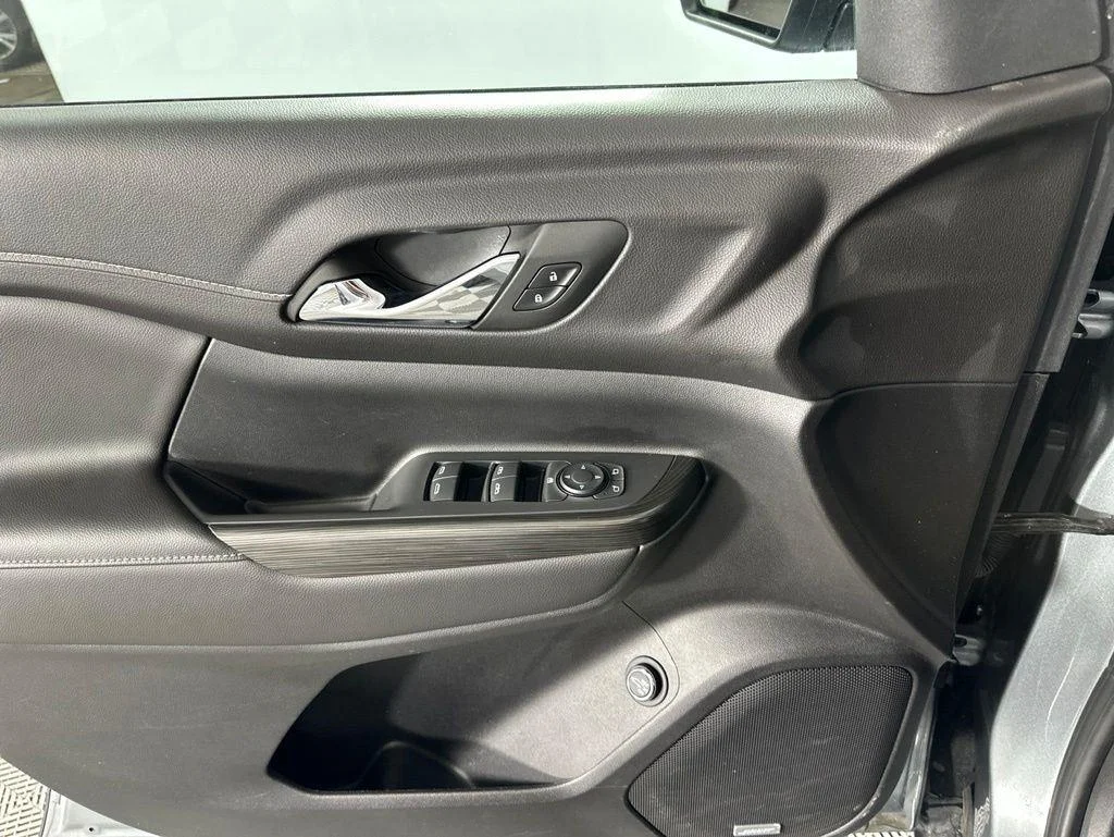 Used 2023 Sterling Metallic GMC SLT image 13