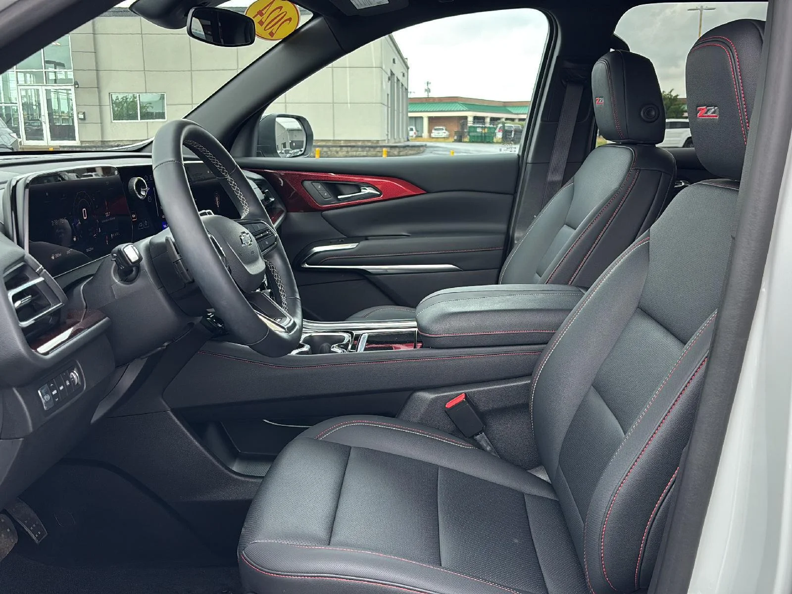 Used 2024 Summit White Chevrolet Z71 image 30