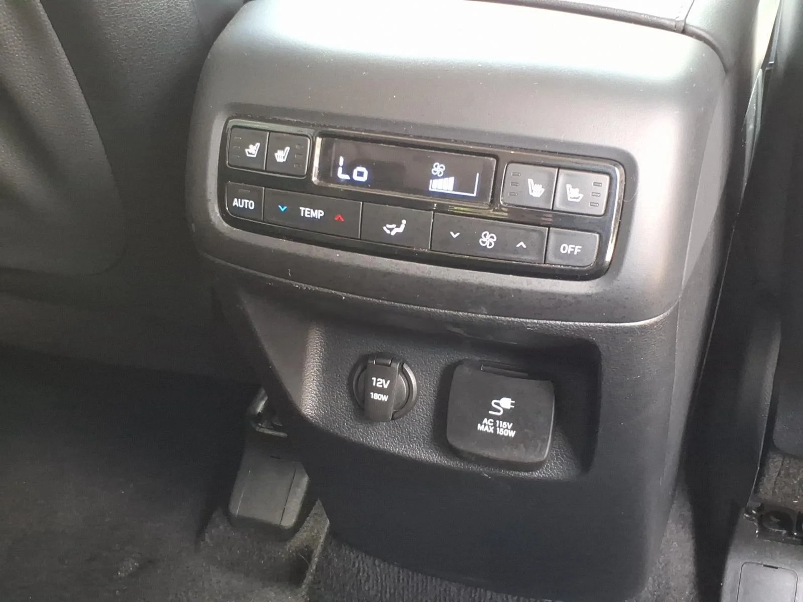 Used 2024 Hyper White Hyundai SEL 7P image 28