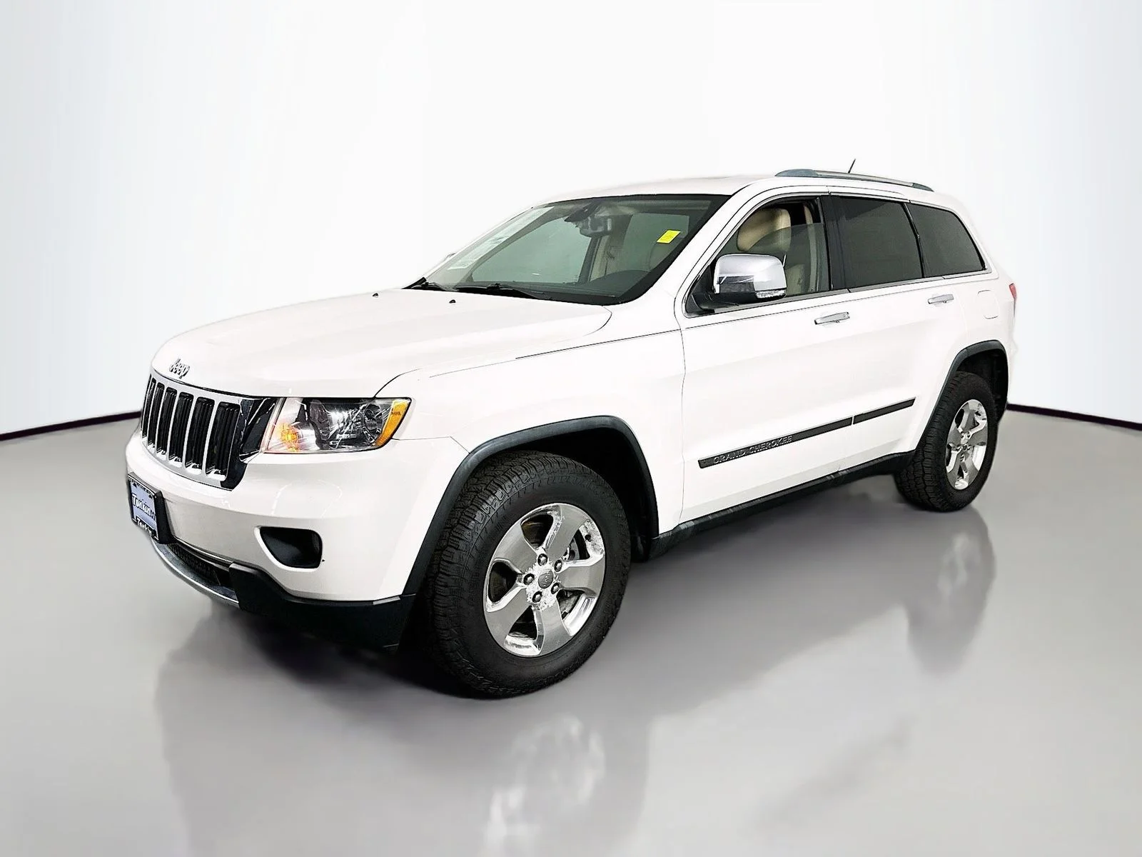 Used 2011 Stone White Clearcoat Jeep Limited image 4
