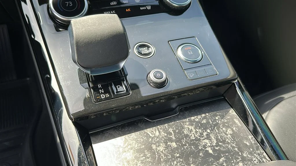 Used 2023 Black Land Rover SE image 17