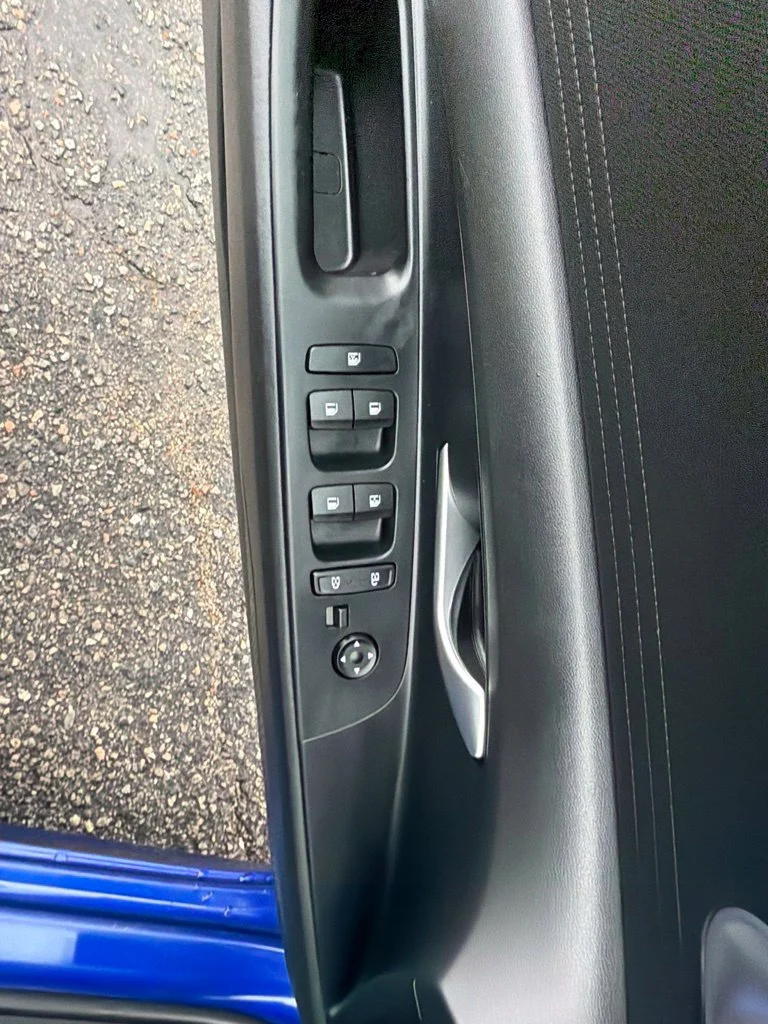 Used 2023 Blue Hyundai SEL image 13