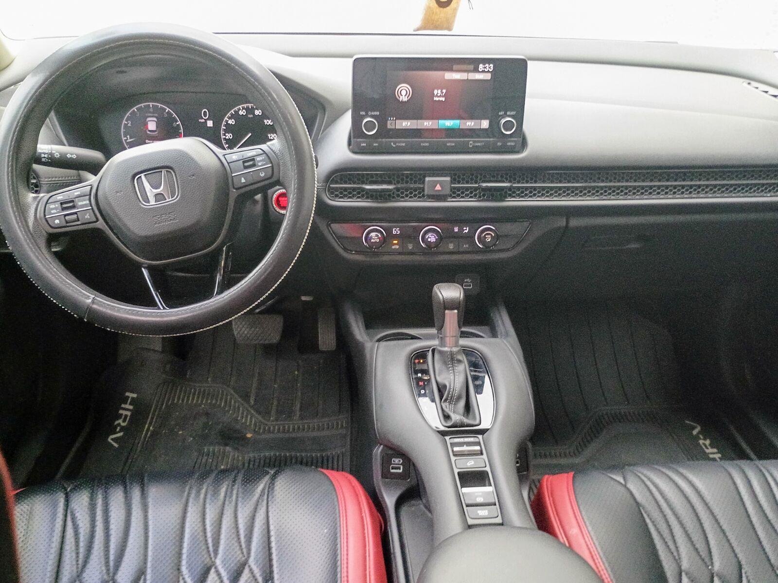 Used 2023 Platinum White Pearl Honda LX image 3