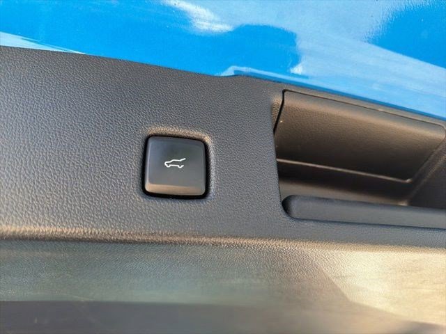 Used 2021 Blue Metallic Ford Titanium image 16