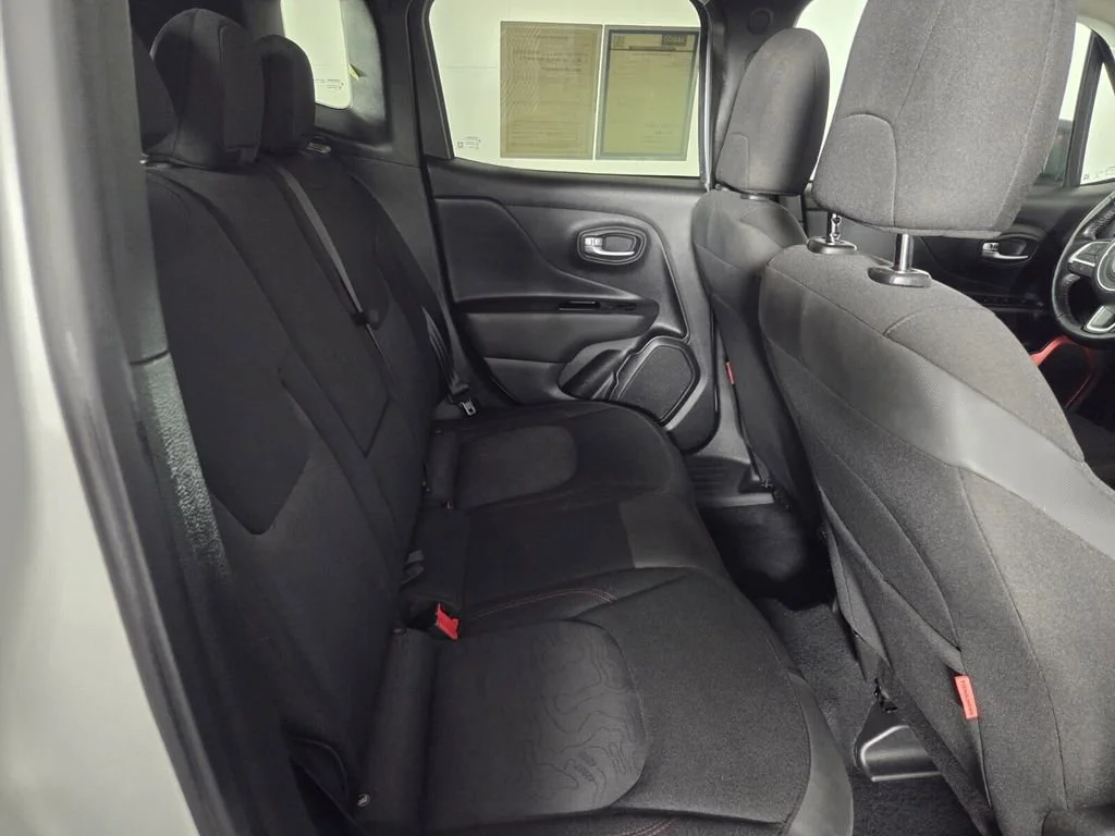 Used 2020 Glacier Metallic Clearcoat Jeep Trailhawk image 31