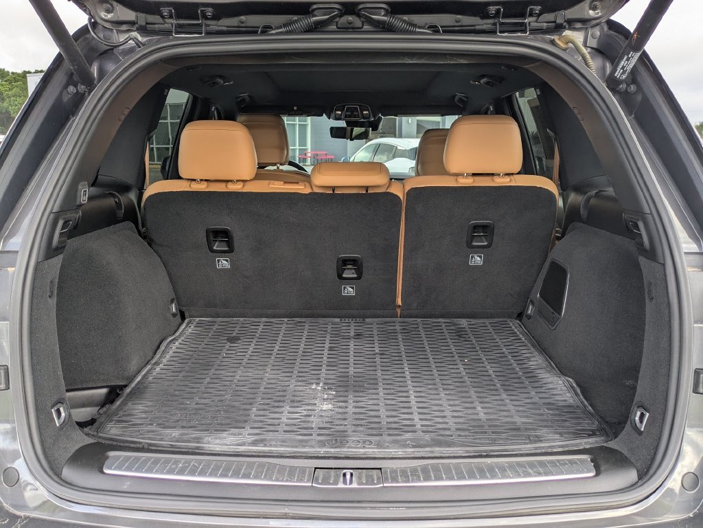 Used 2022 Gray Jeep Summit image 21