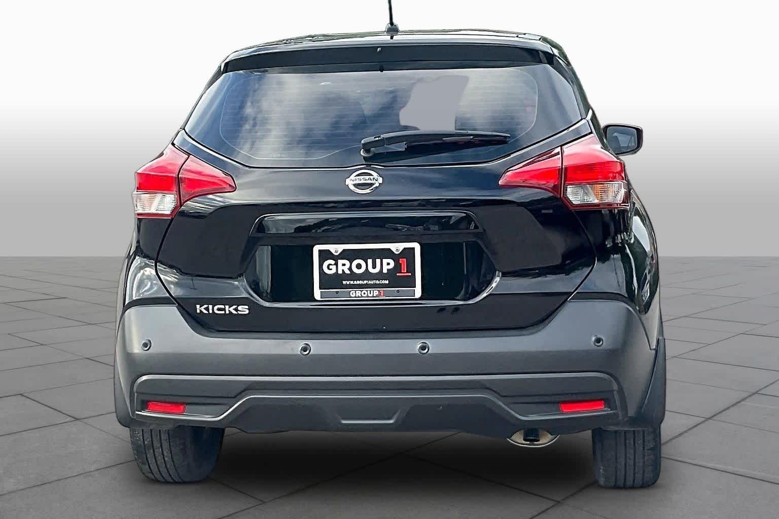 Used 2020 Super Black Nissan S image 5