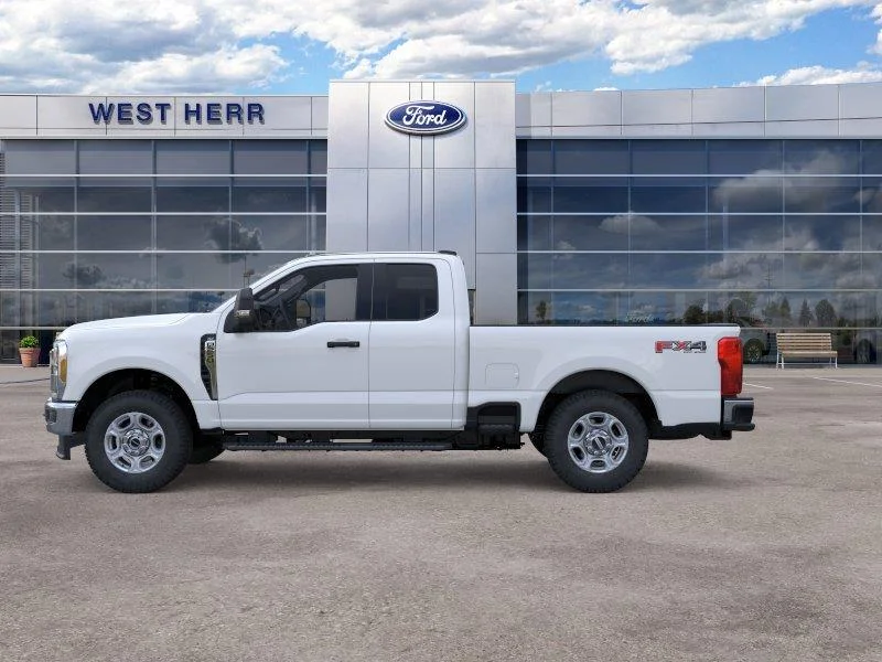 New 2026 Oxford White Ford F-250® XLT image 4