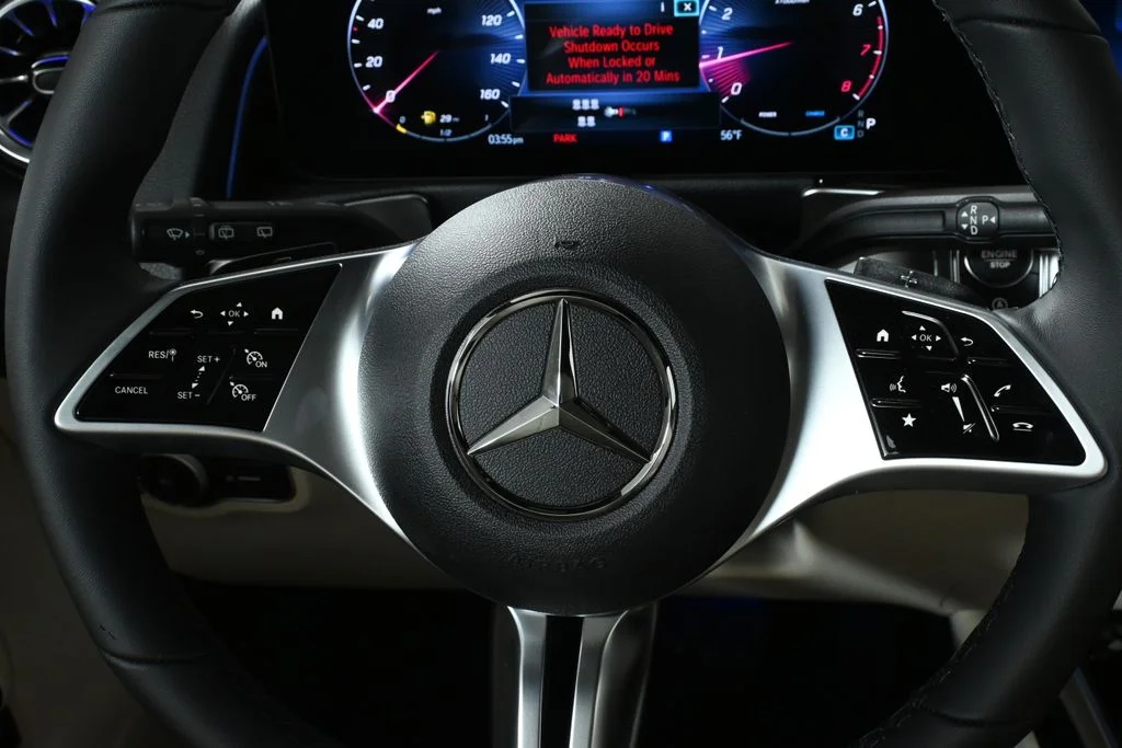Used 2026 Gray Mercedes-Benz GLB 250 image 18