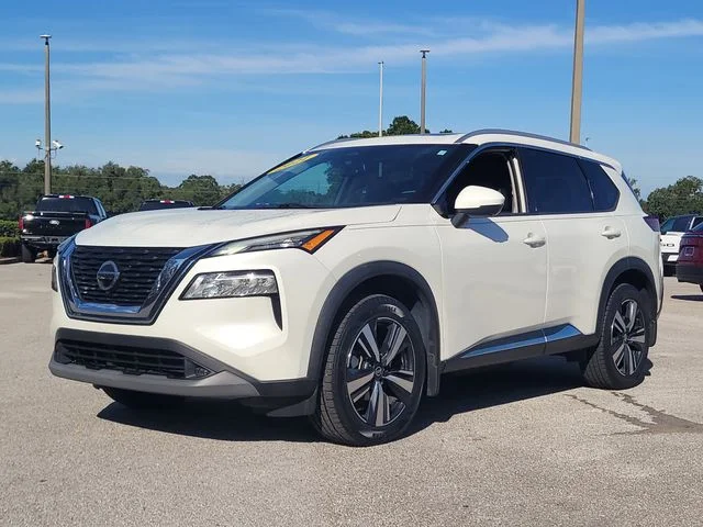 Used 2021 White Nissan SL image 32