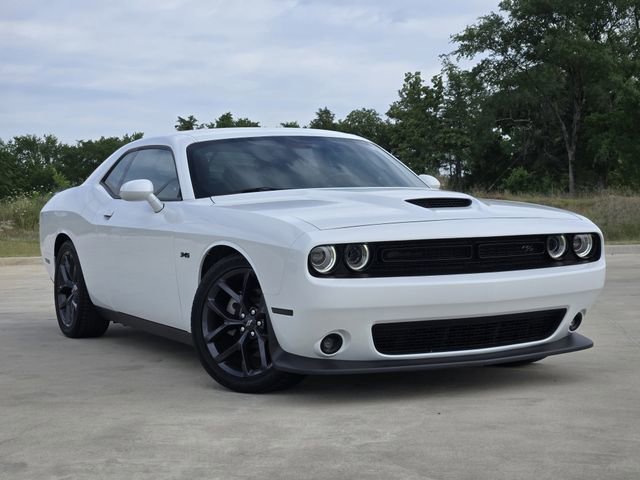 2023 Dodge Challenger R/T's photo