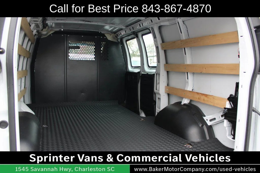 2023 GMC Savana Cargo Work Van - Photo 33