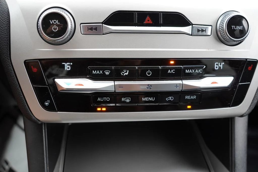 Used 2020 White Ford XLT image 28