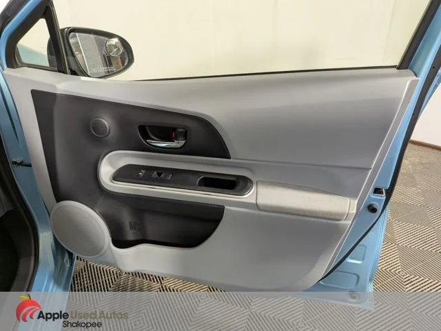 Used 2014  Toyota Two image 32