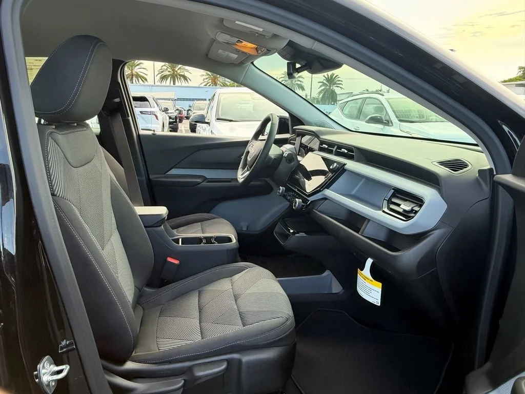 New 2027 Mosaic Black Metallic Chevrolet LT image 6