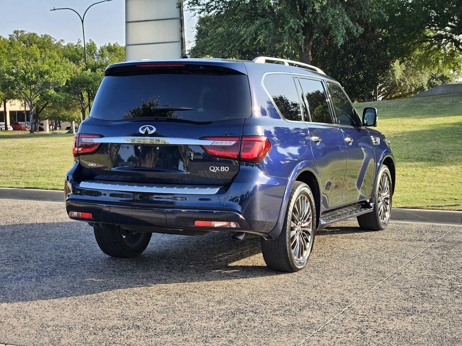 Used 2023 Hermosa Blue INFINITI SENSORY image 8