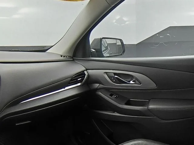 Used 2020 Gray Chevrolet RS image 40
