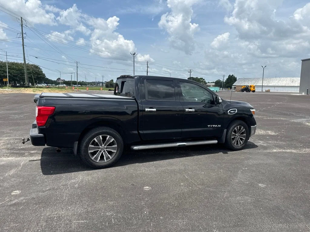 Certified Used 2017 Black Nissan SL image 12