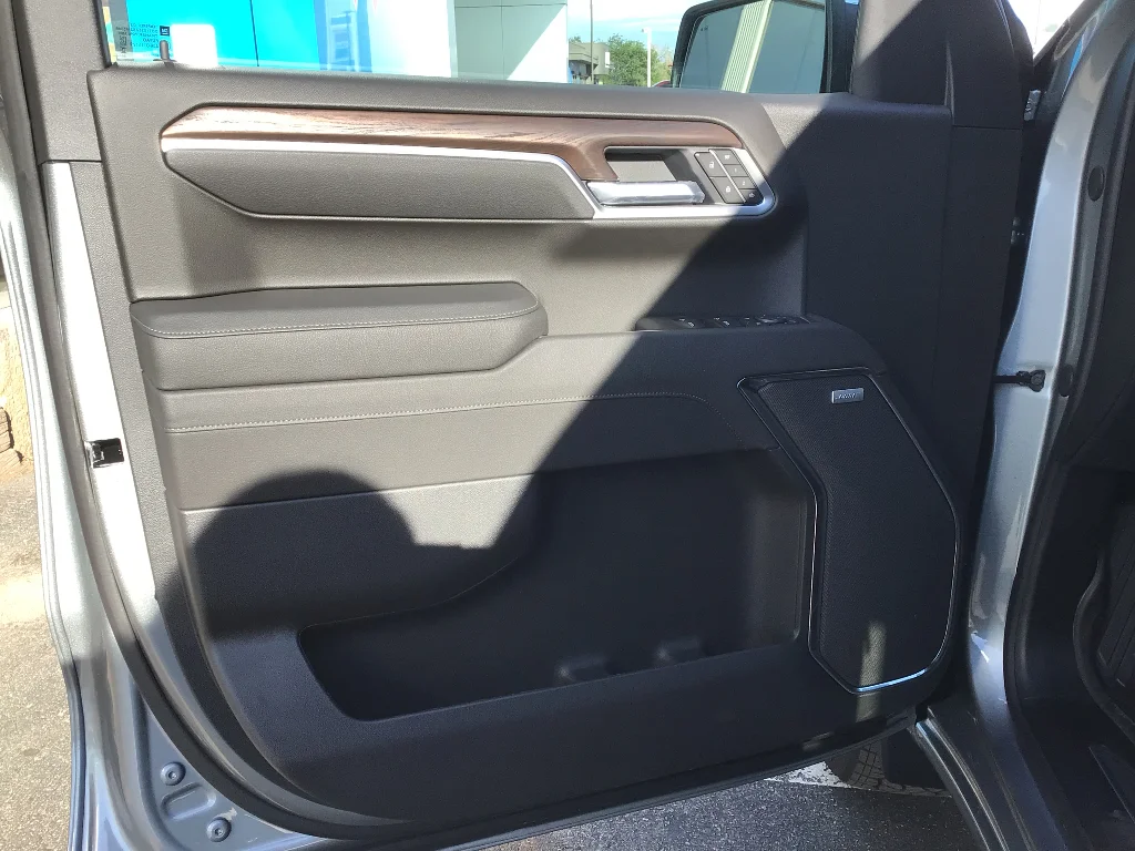 2026 GMC Sierra 1500 SLT - Photo 11