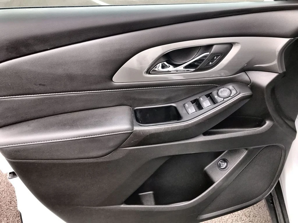 Used 2023 White Chevrolet LT image 13