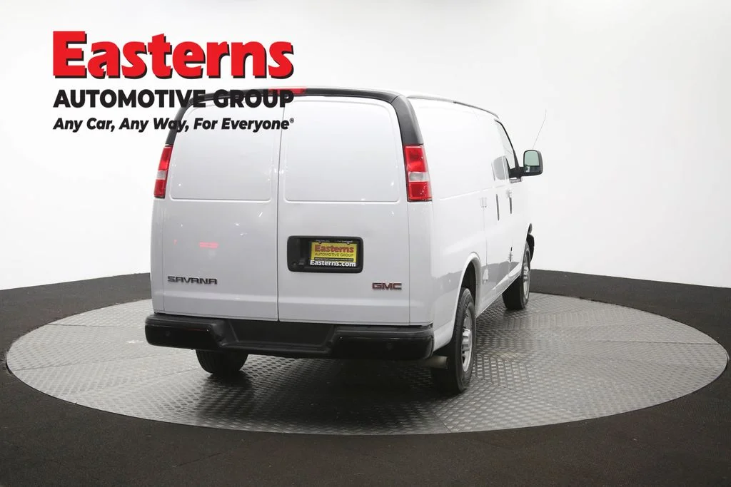 Used 2022 White GMC Work Van image 31