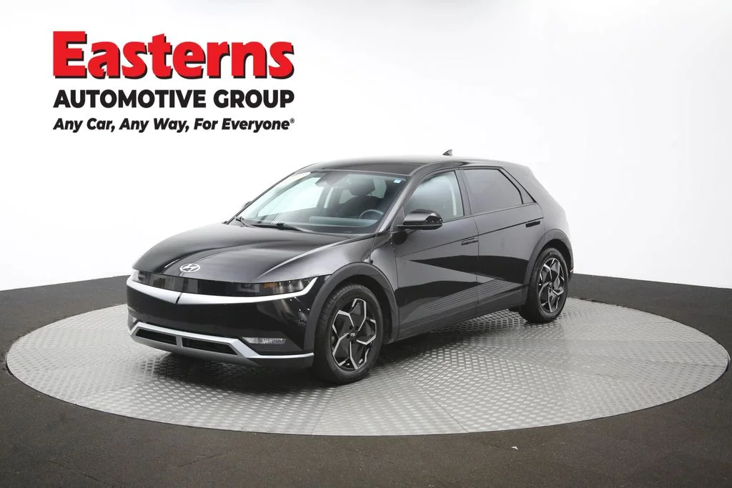 Used 2024 Black Hyundai SEL image 52