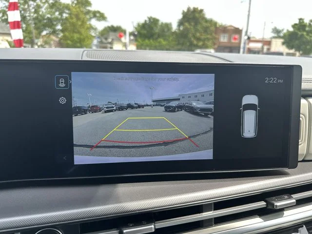 Used 2025 White Hyundai SE image 24