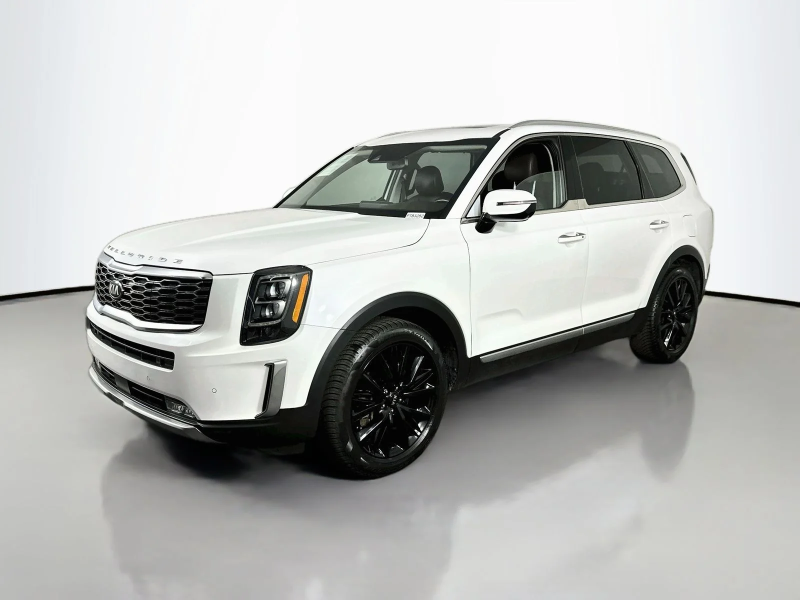 Used 2020 Snow White Pearl Kia SX image 3