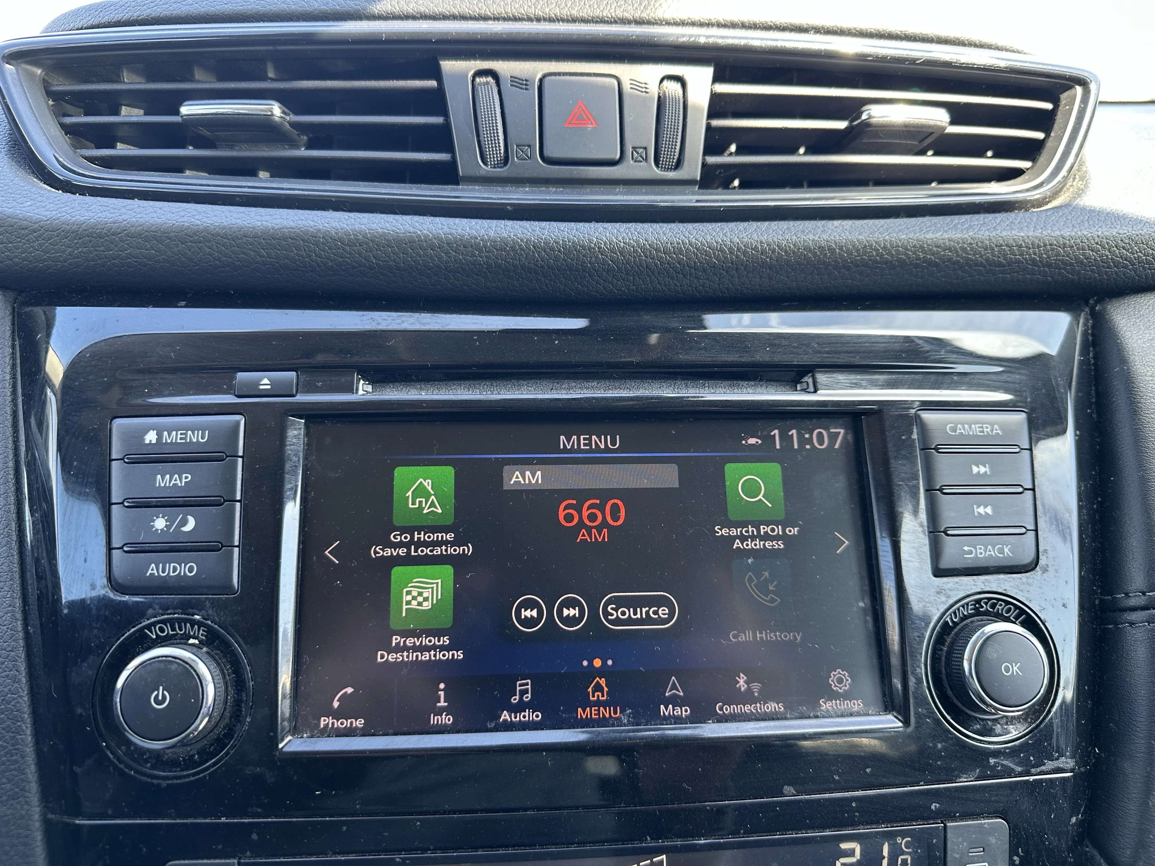 Used 2019 Black Nissan SL image 14