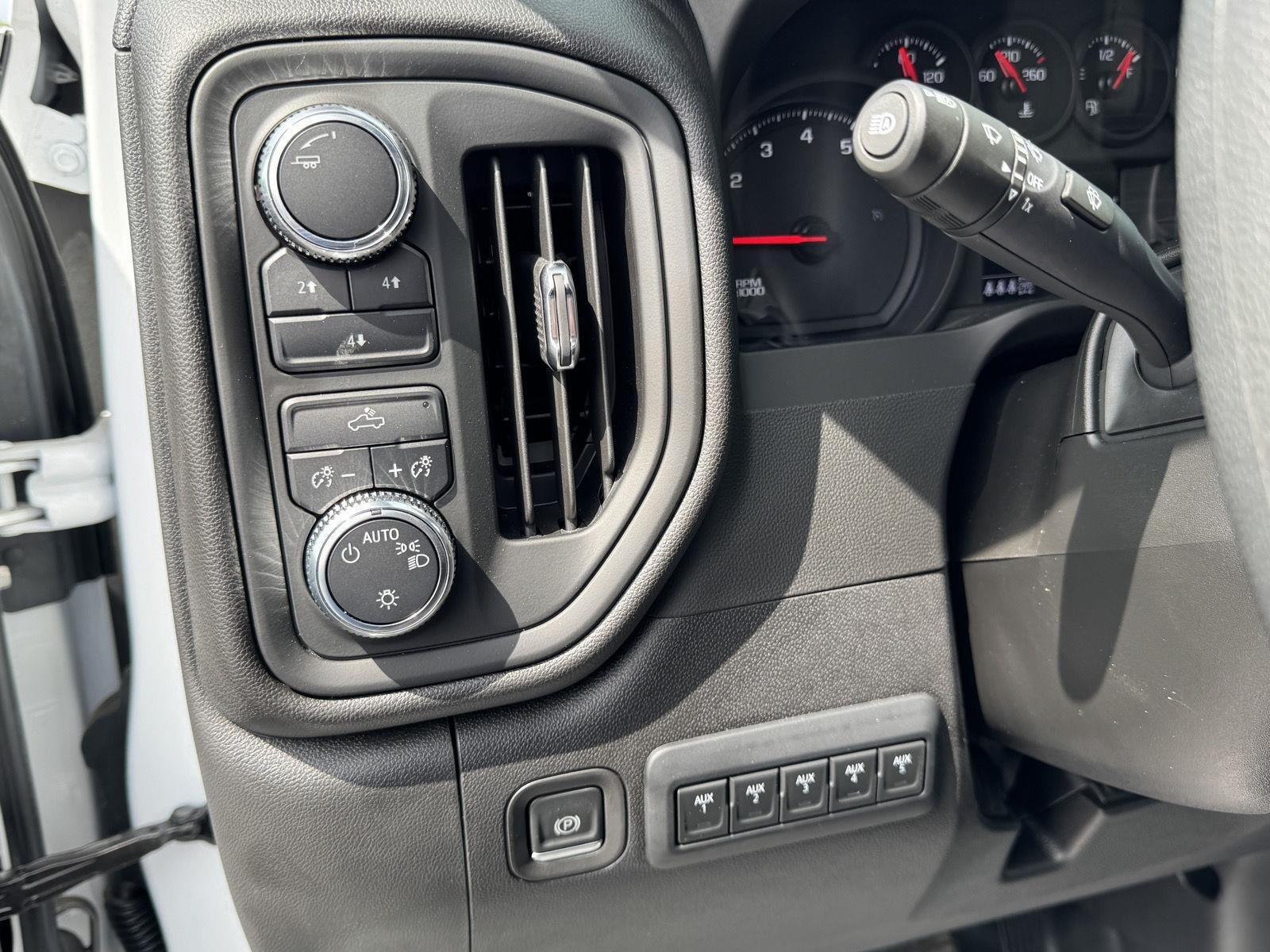 2025 GMC Sierra 2500HD Pro - Photo 21
