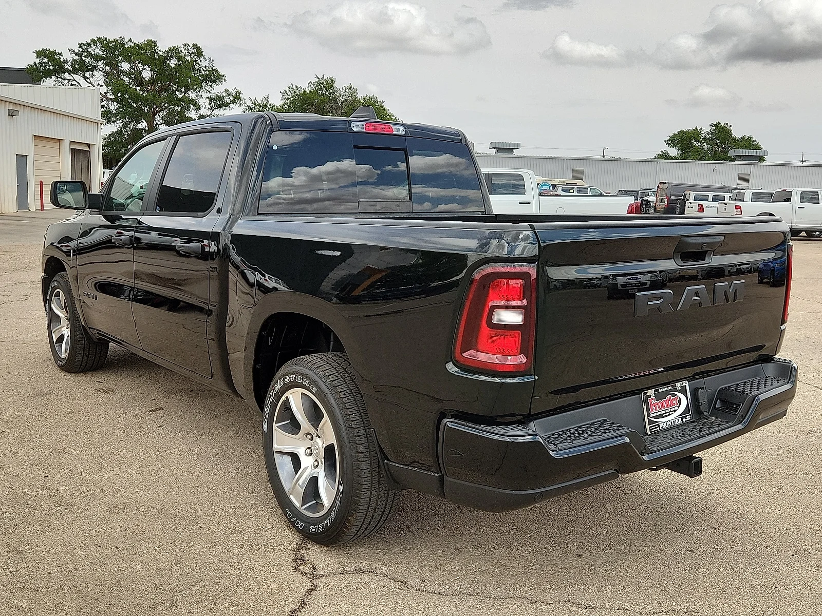 New 2026 Diamond Black Crystal Pearl-Coat  Paint Ram EXPRESS CREW CAB 4X2 5