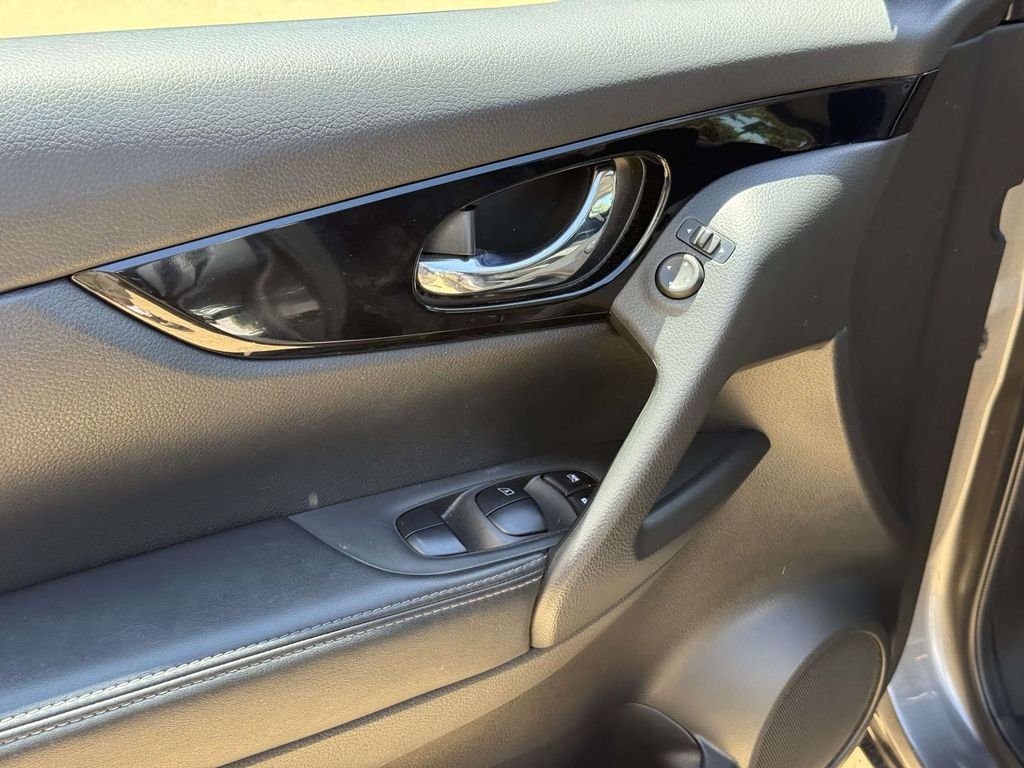 Used 2020 Gray Nissan SV image 31
