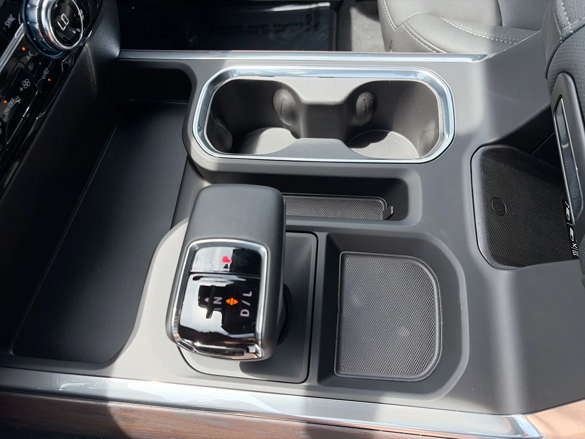 2026 GMC Sierra 1500 SLT - Photo 65