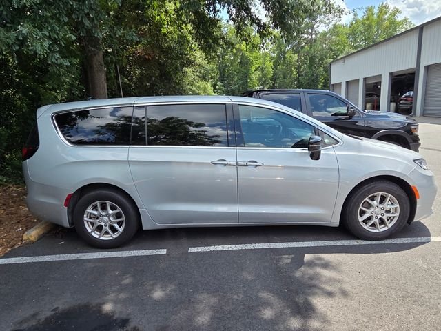 Used 2026 Silver Chrysler Select image 3