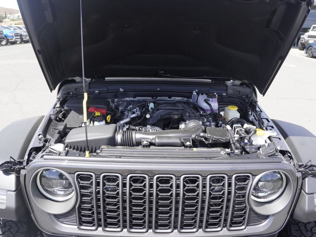 New 2026 Granite Crystal Metallic Clear-Coat Exterior Paint Jeep Rubicon image 28