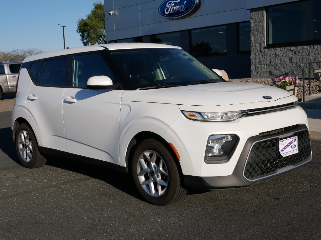 Used 2020 Kia Soul S with VIN KNDJ23AU2L7013166 for sale in Northfield, Minnesota