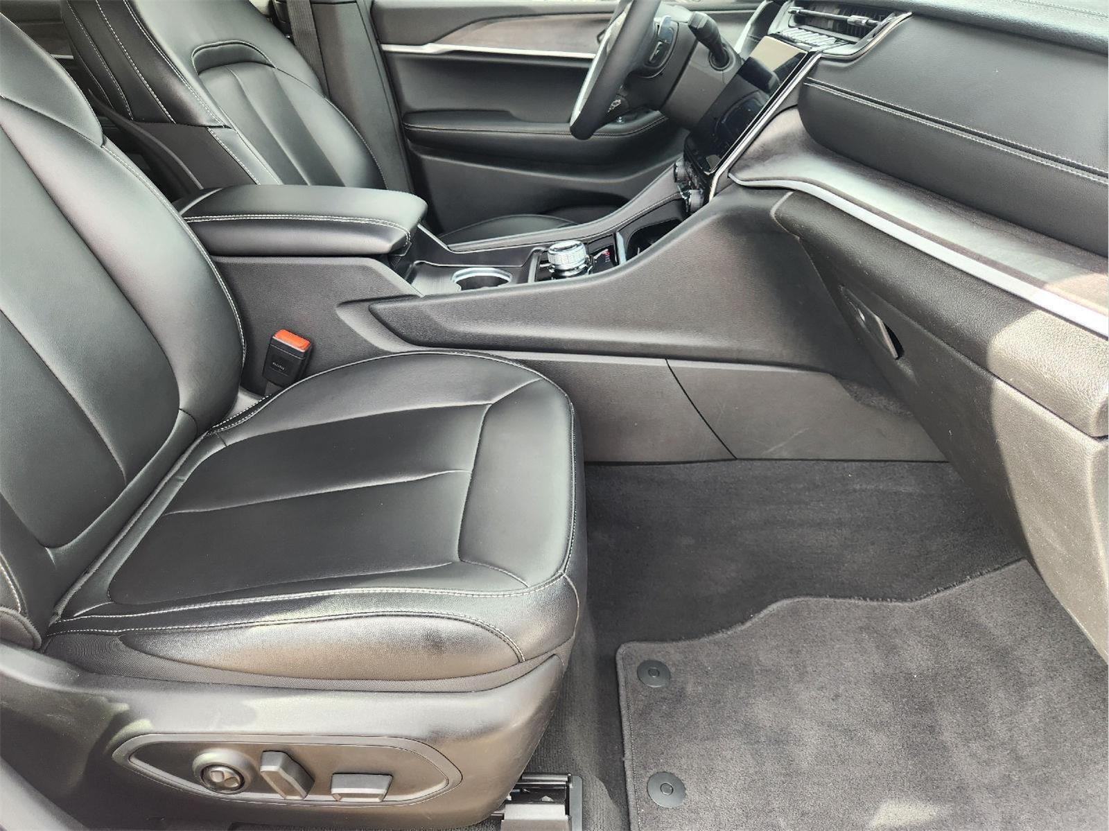 2025 Jeep Grand Cherokee L photo 14 of 35