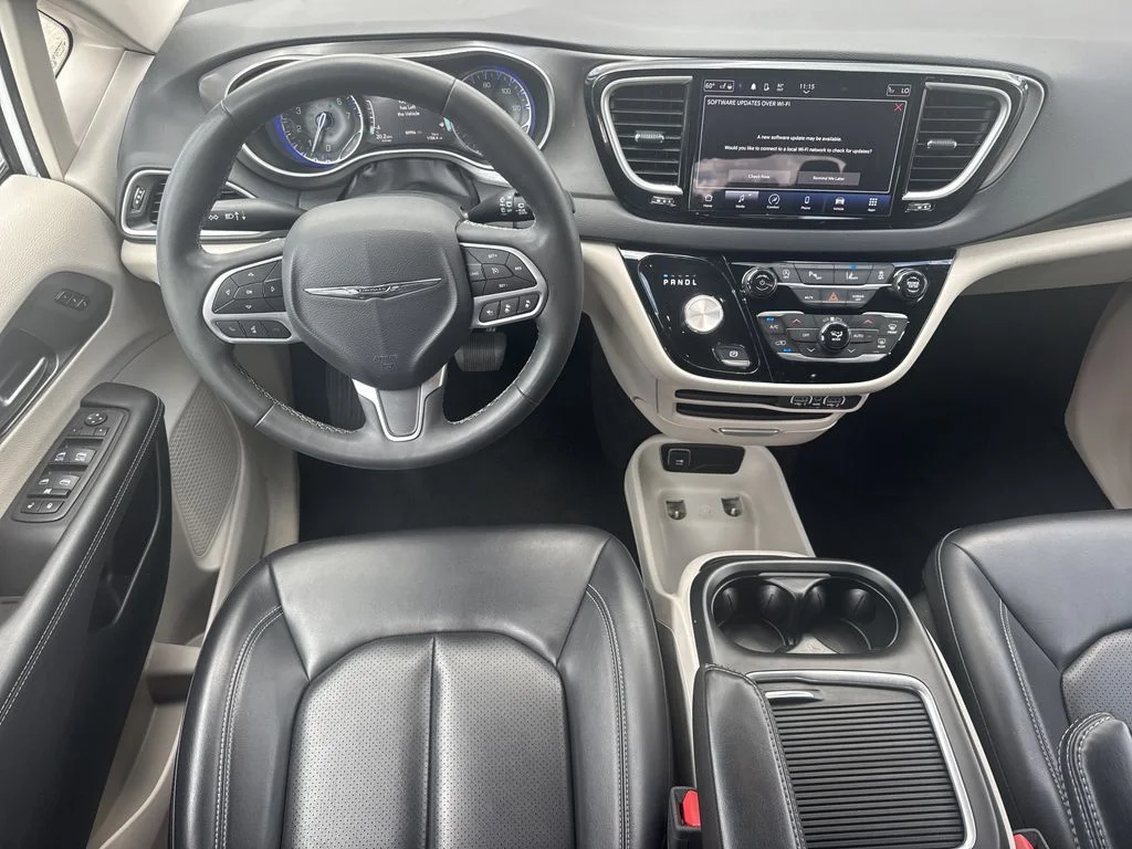 2023 Chrysler Pacifica Touring L - Photo 22