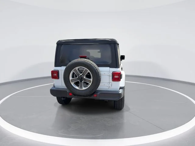 Used 2021 White Jeep Unlimited Sahara image 7