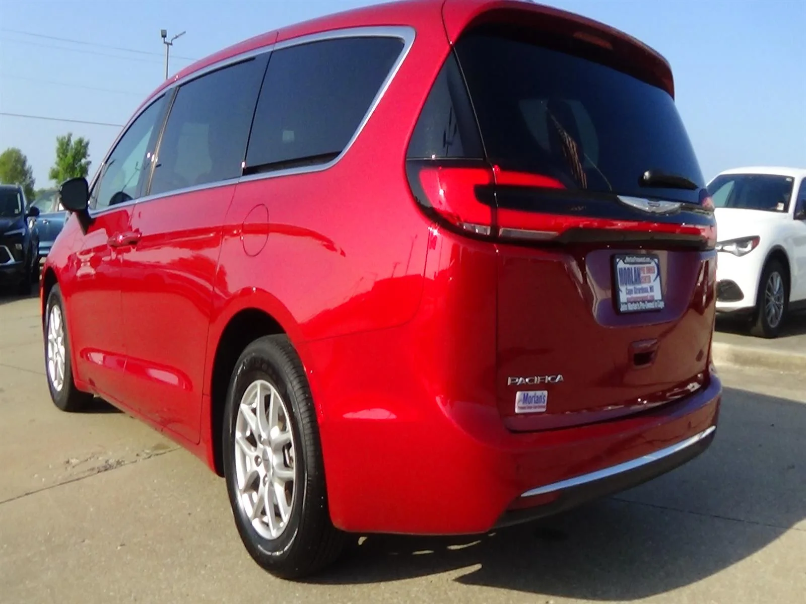 Used 2025 Red Hot Pearl Coat (pr6) Chrysler Select image 8
