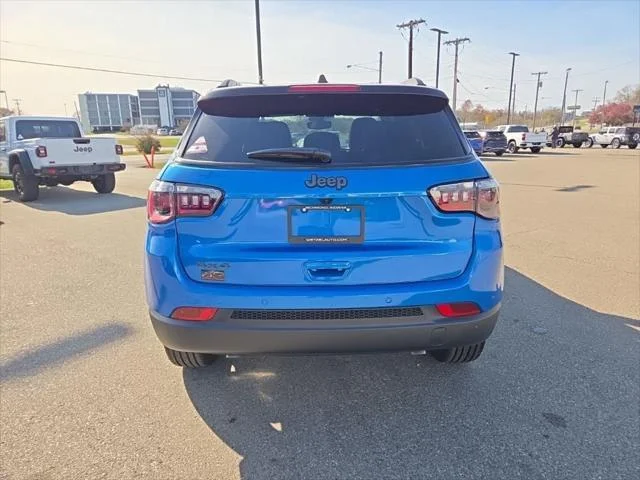New 2026 Hydro Blue Pearl-Coat Exterior Paint Jeep Limited image 6
