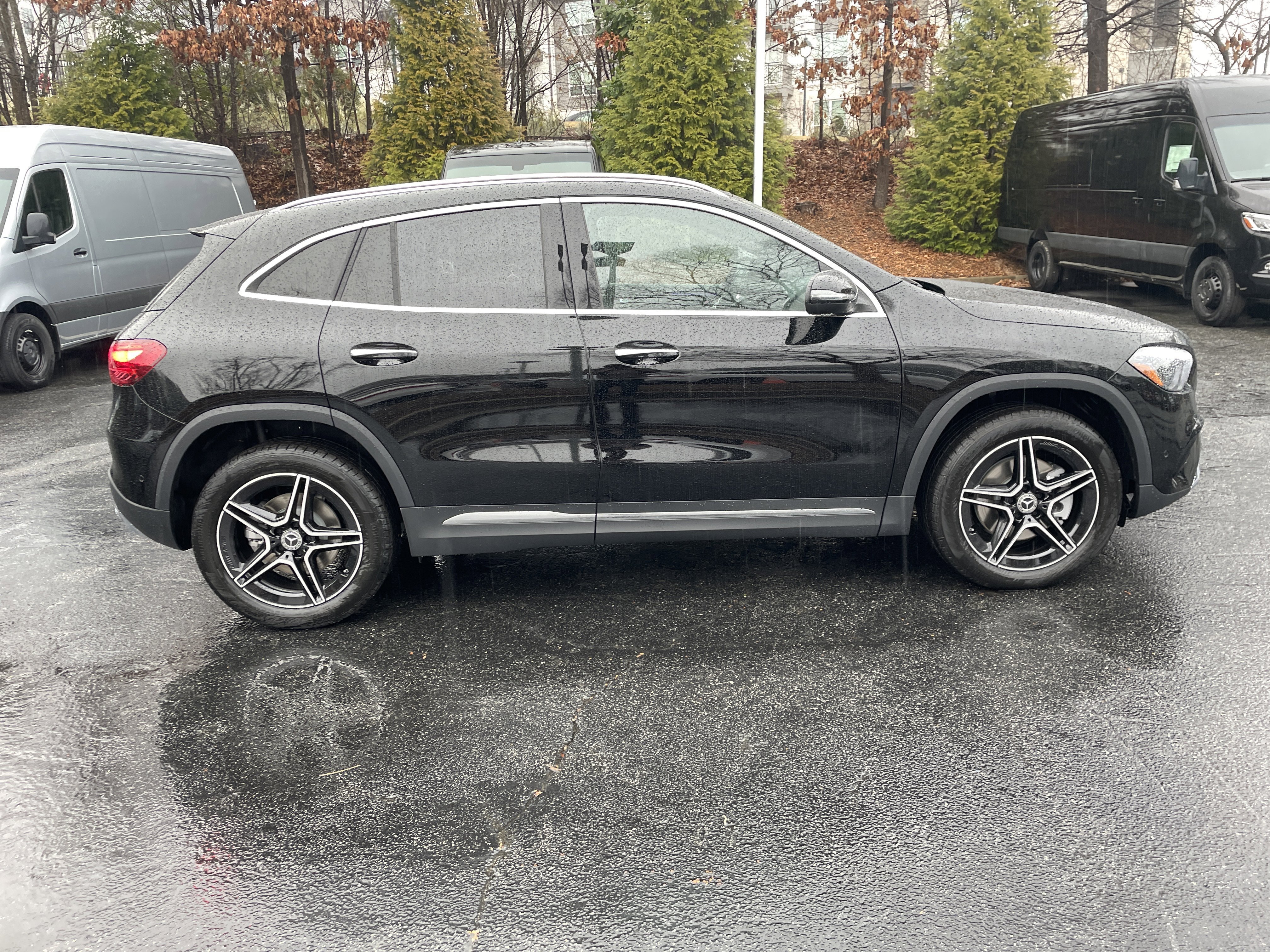 New 2026 Night Black Mercedes-Benz GLA 250 SUV image 5